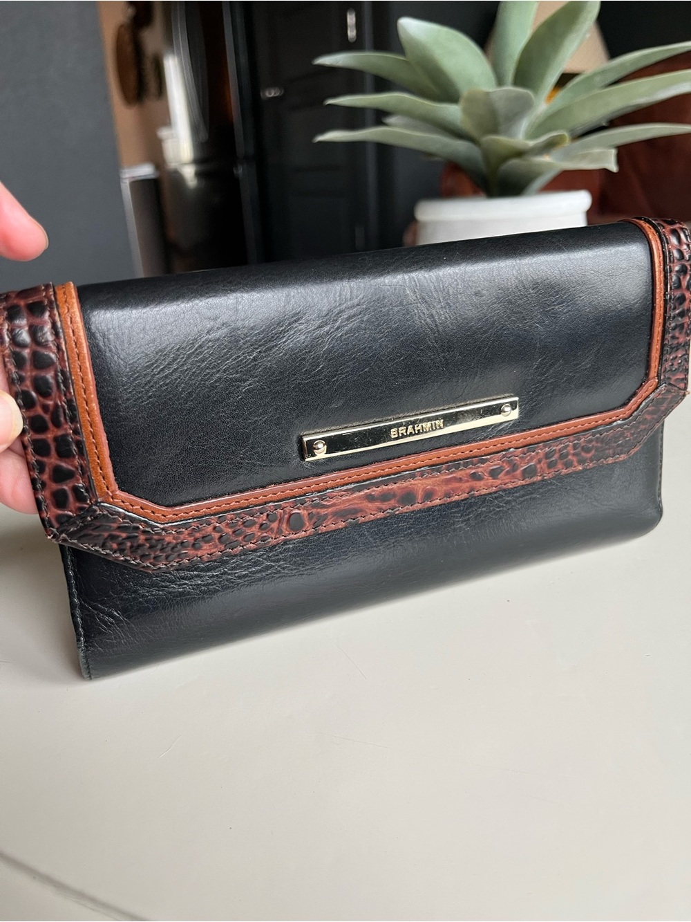 BRAHMIN Croc-Chic Checkbook Wallet 🐊 Black & Brown Beauty